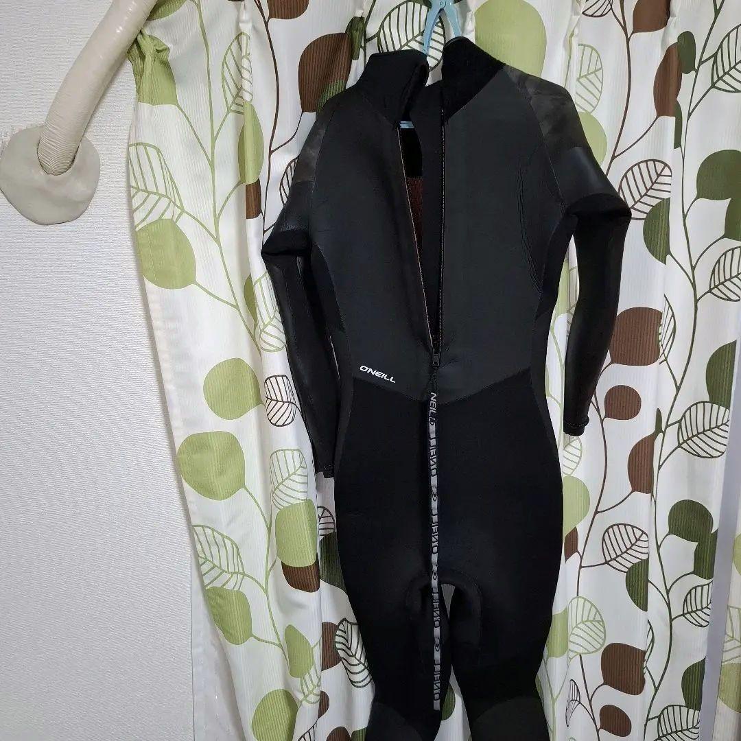 O'Neill Superfreakセミドライ スーツ 黒サイズM美品、値下げ！