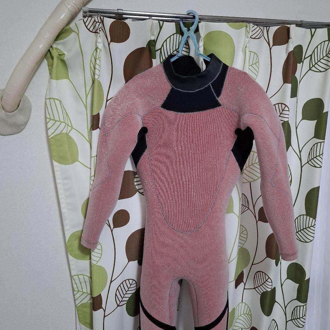 O'Neill Superfreakセミドライ スーツ 黒サイズM美品、値下げ！