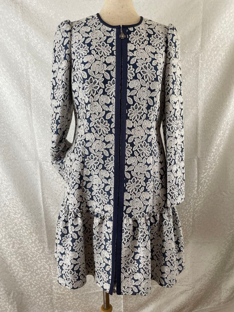 【1/6迄初売り値下げ】ジャガードレース刺繍花柄フリルコートパフスリーブ