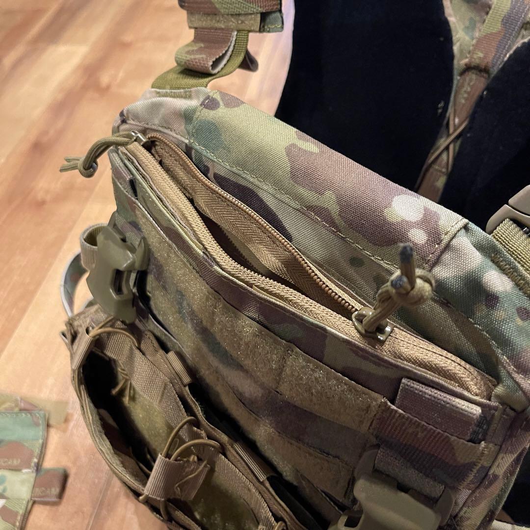 Cork Gear製　AVS プレートキャリア　マルチカム