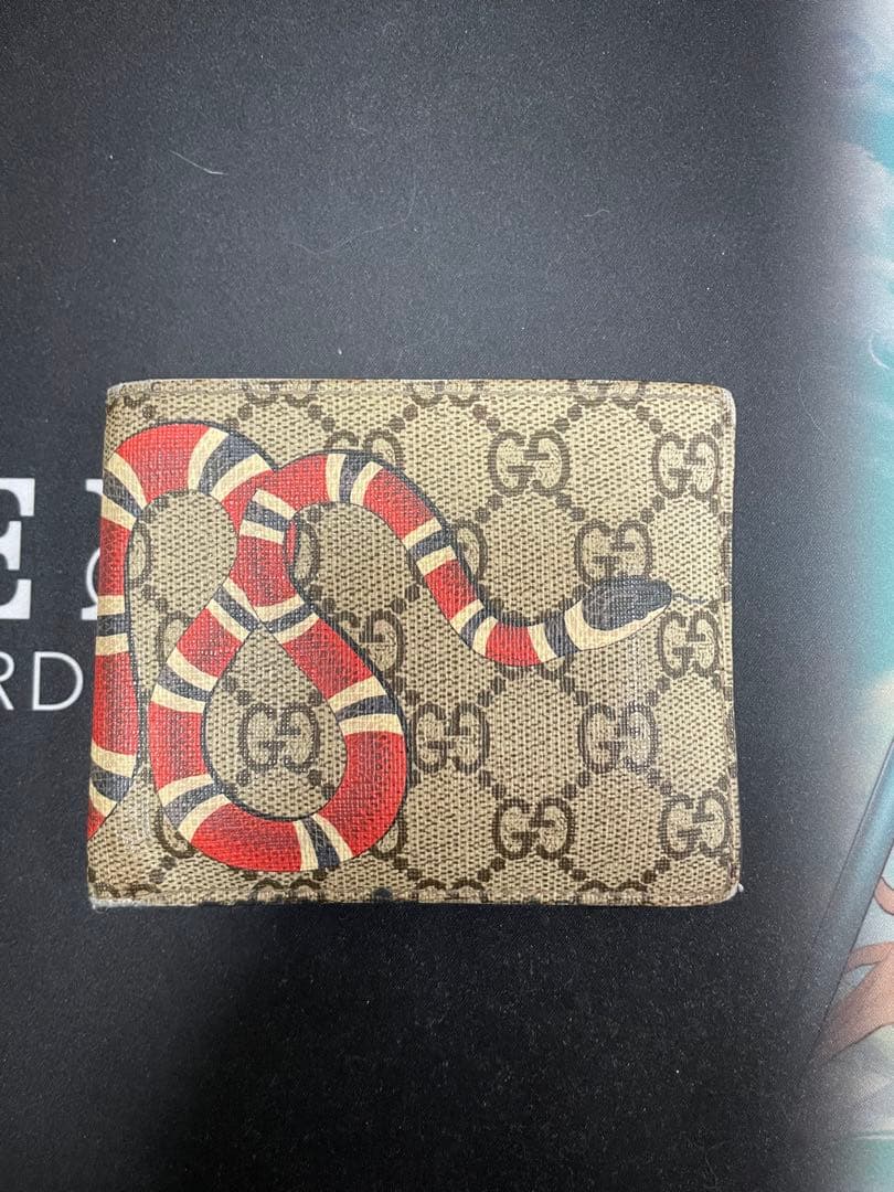 GUCCI スネークデザイン 二つ折り財布