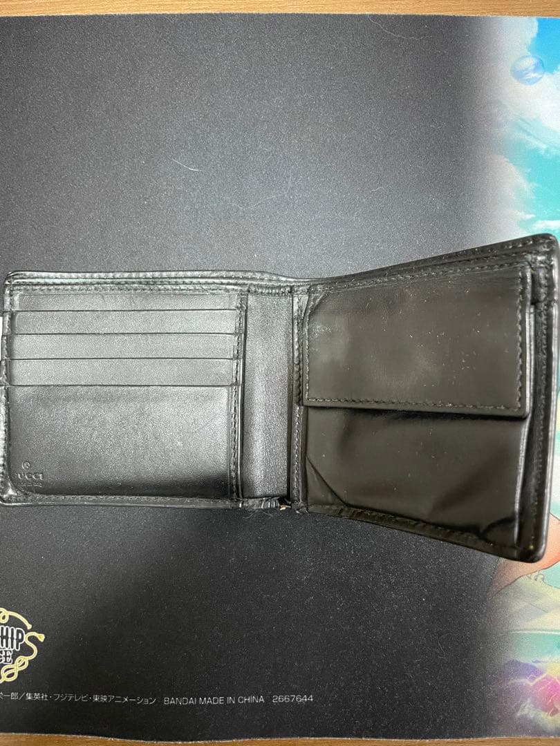 GUCCI スネークデザイン 二つ折り財布