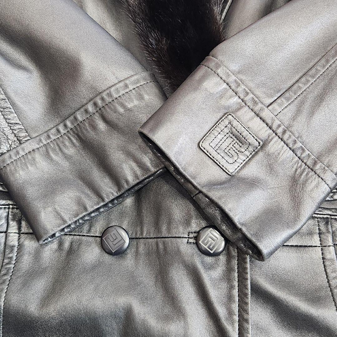 ✨美品✨ピエールバルマン❣️レザーコート　ファー付き　ダブル　ブラック　日本製