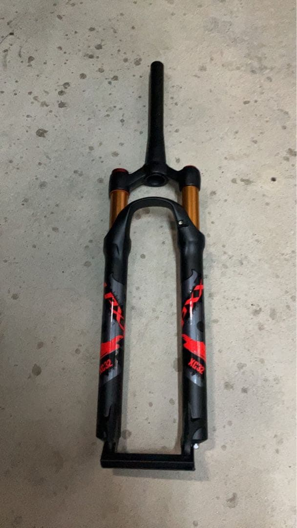 XC32エアーサスペンションブラック/オレンジ