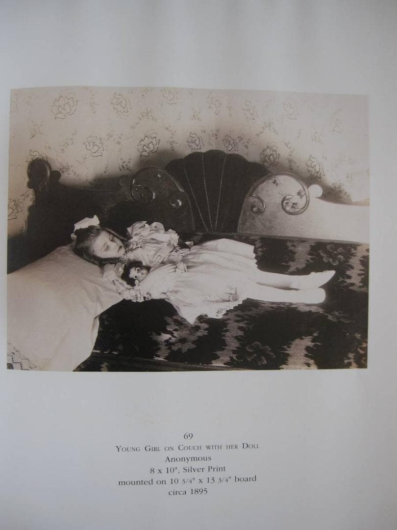 洋書 Sleeping Beauty: Memorial Photography