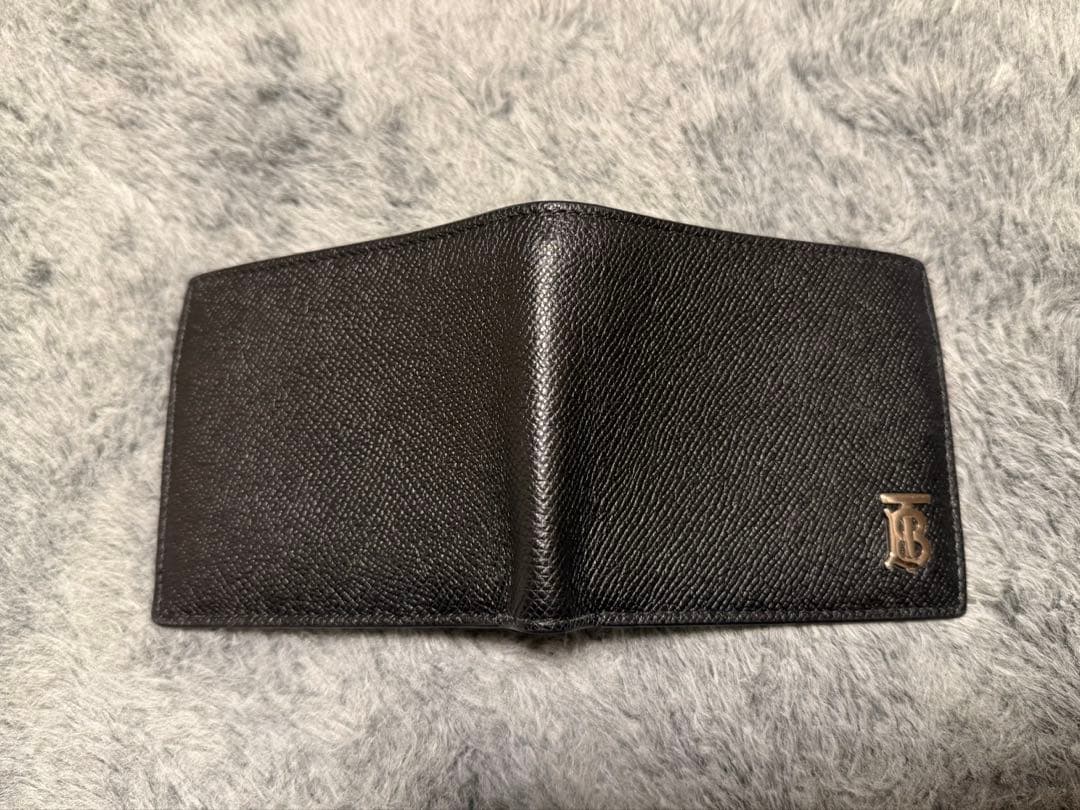 BURBERRY 黒 レザー 二つ折り財布