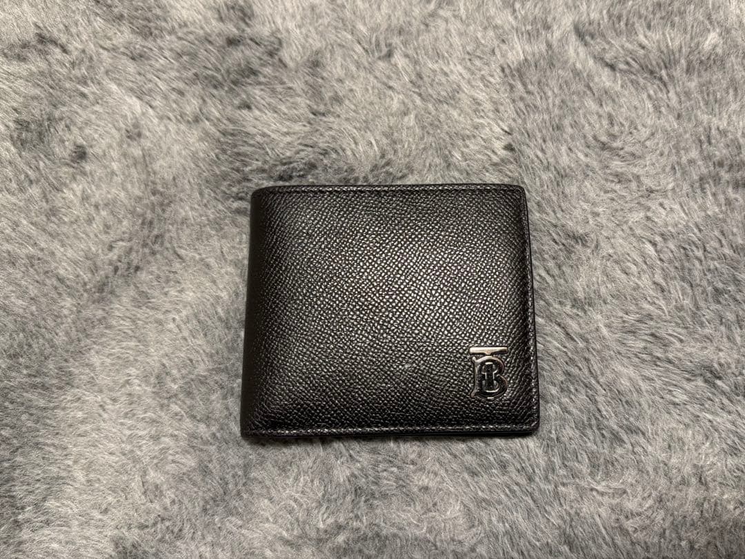BURBERRY 黒 レザー 二つ折り財布