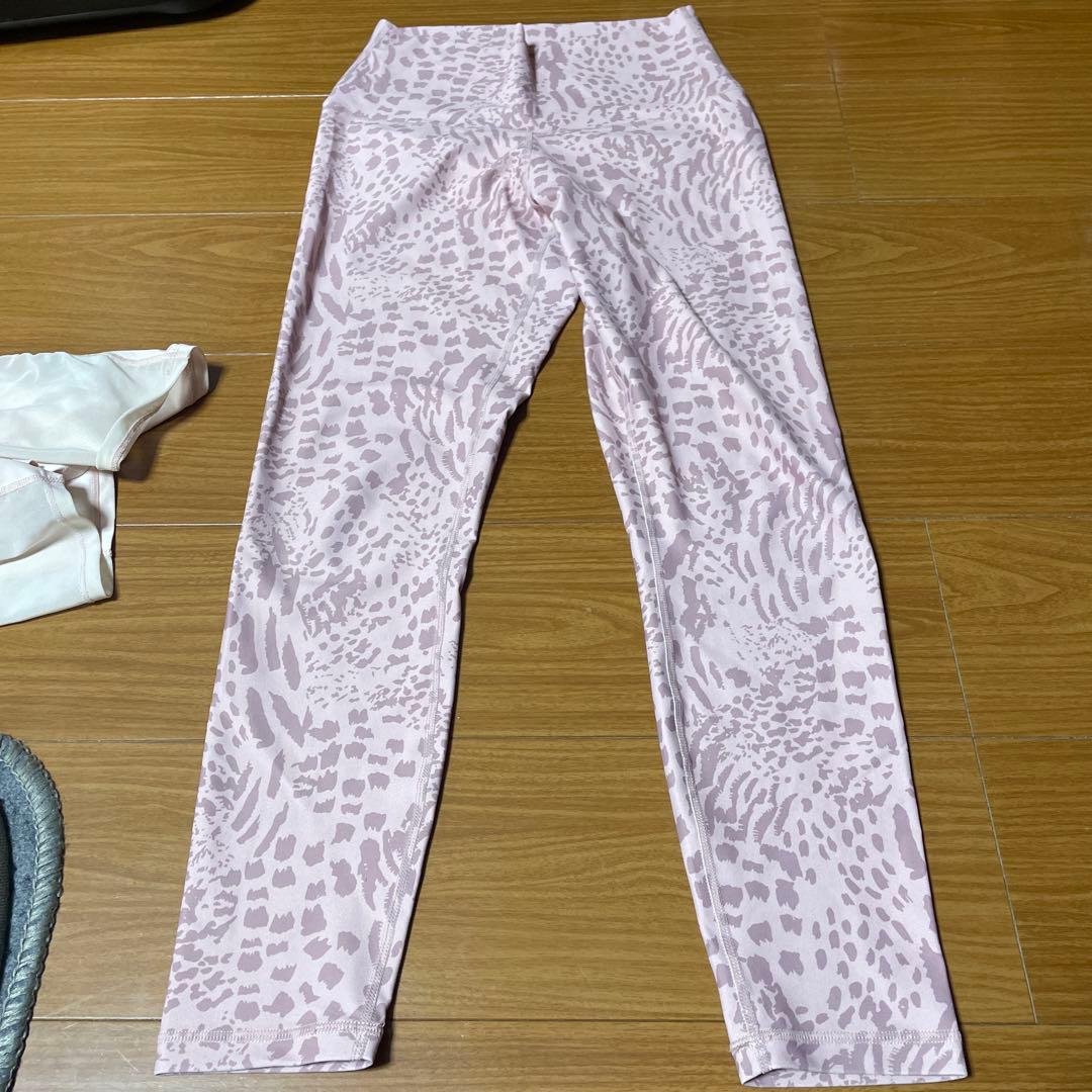 sukala 　Mサイズ　未使用　 ピンク系アニマルプリント ヨガウェア セット