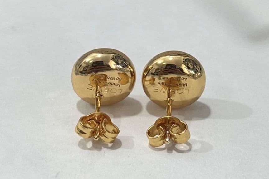 LOEWEアナグラム ぺブル スタッドピアス