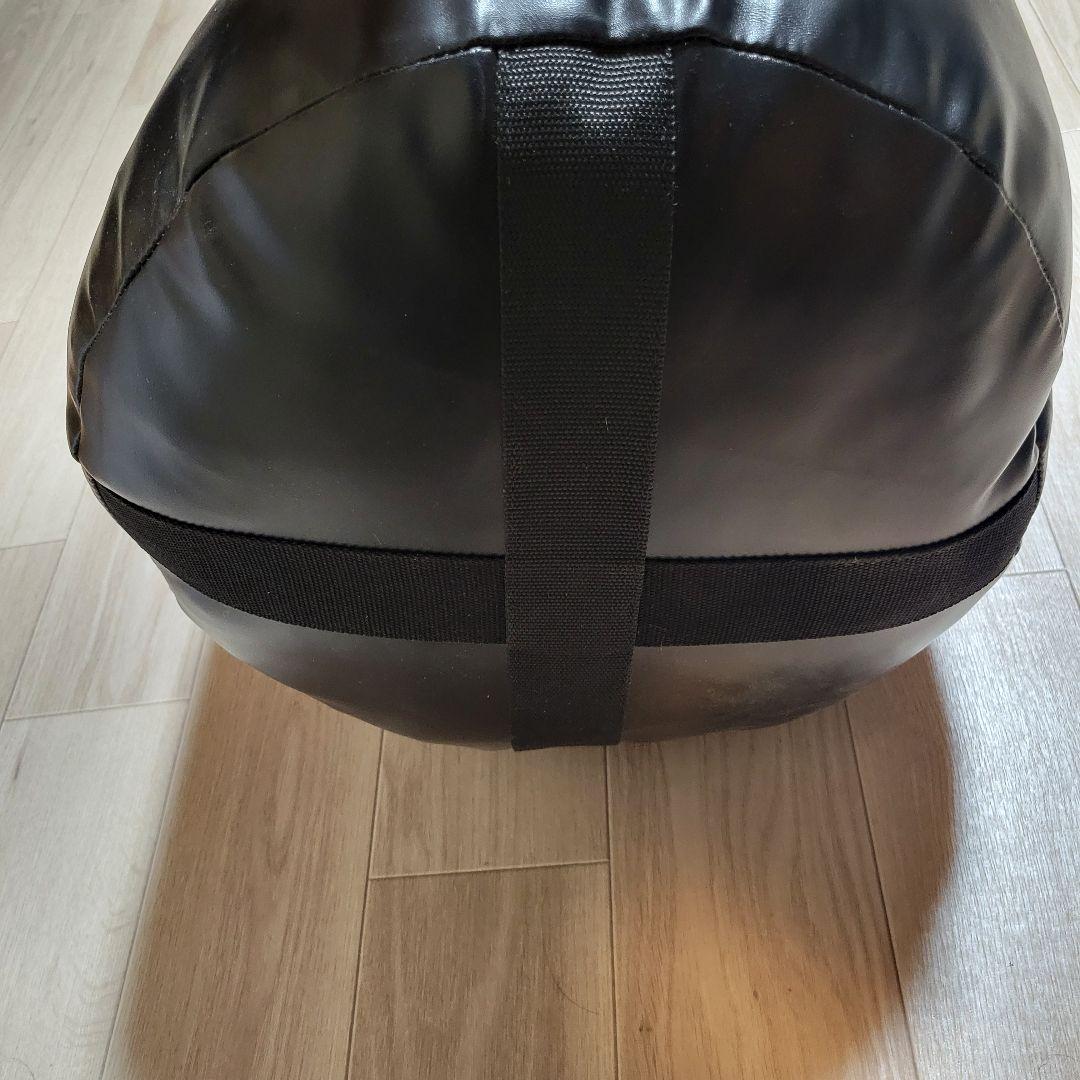 送料込み　美品　サンドバッグ　40キロ　　黒　吊り下げ