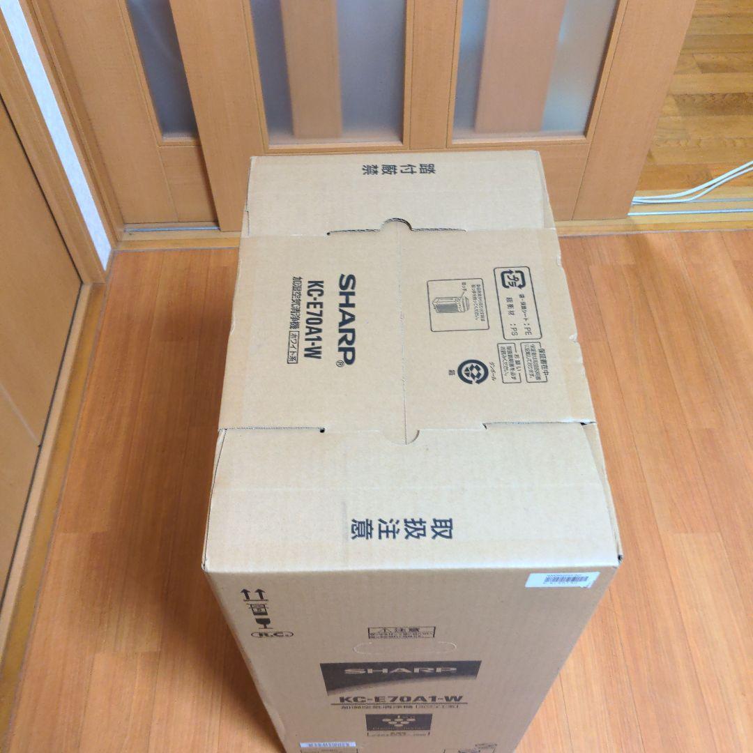 シャープ 加湿空気清浄機 プラズマクラスター搭載 ホワイト KC-E70A1-W