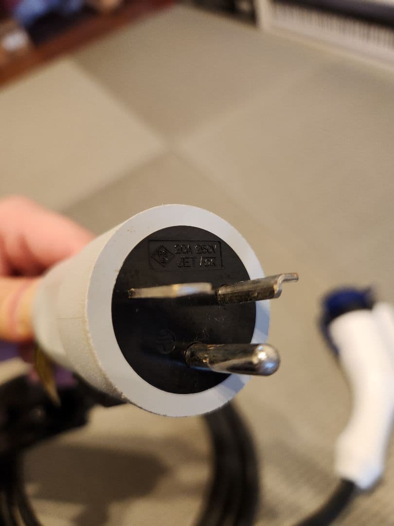 ★送料無料★三菱純正 充電ケーブル 200V アウトランダーPHEV EKクロス