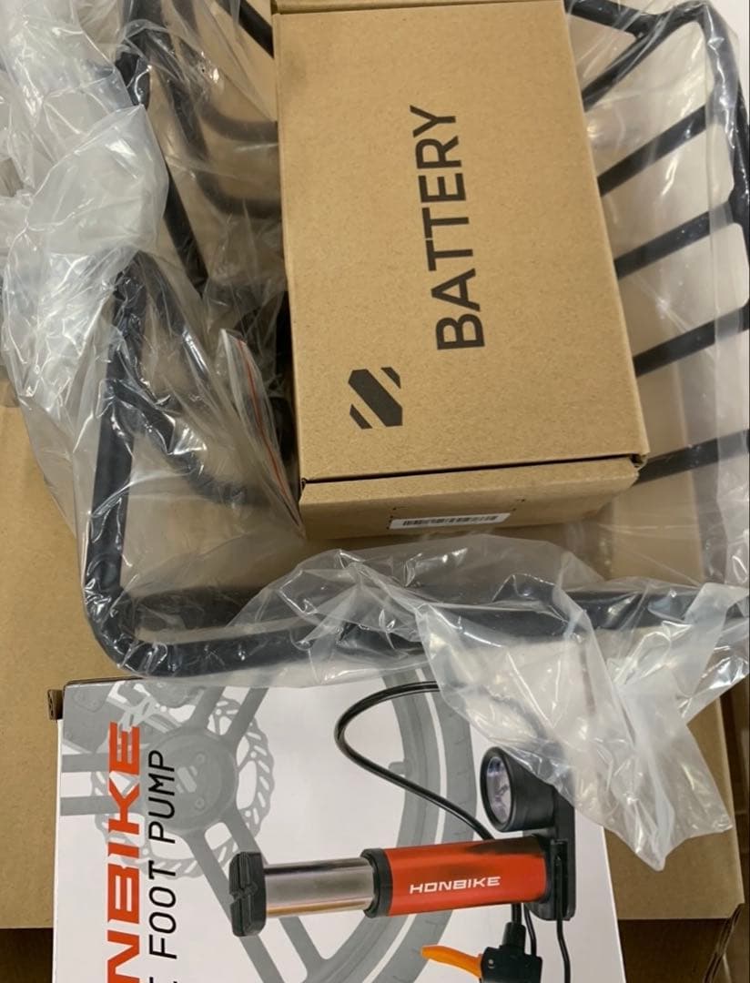新品HONBIKE 電動アシスト自転車　黒白(カゴ、空気入れ付き)