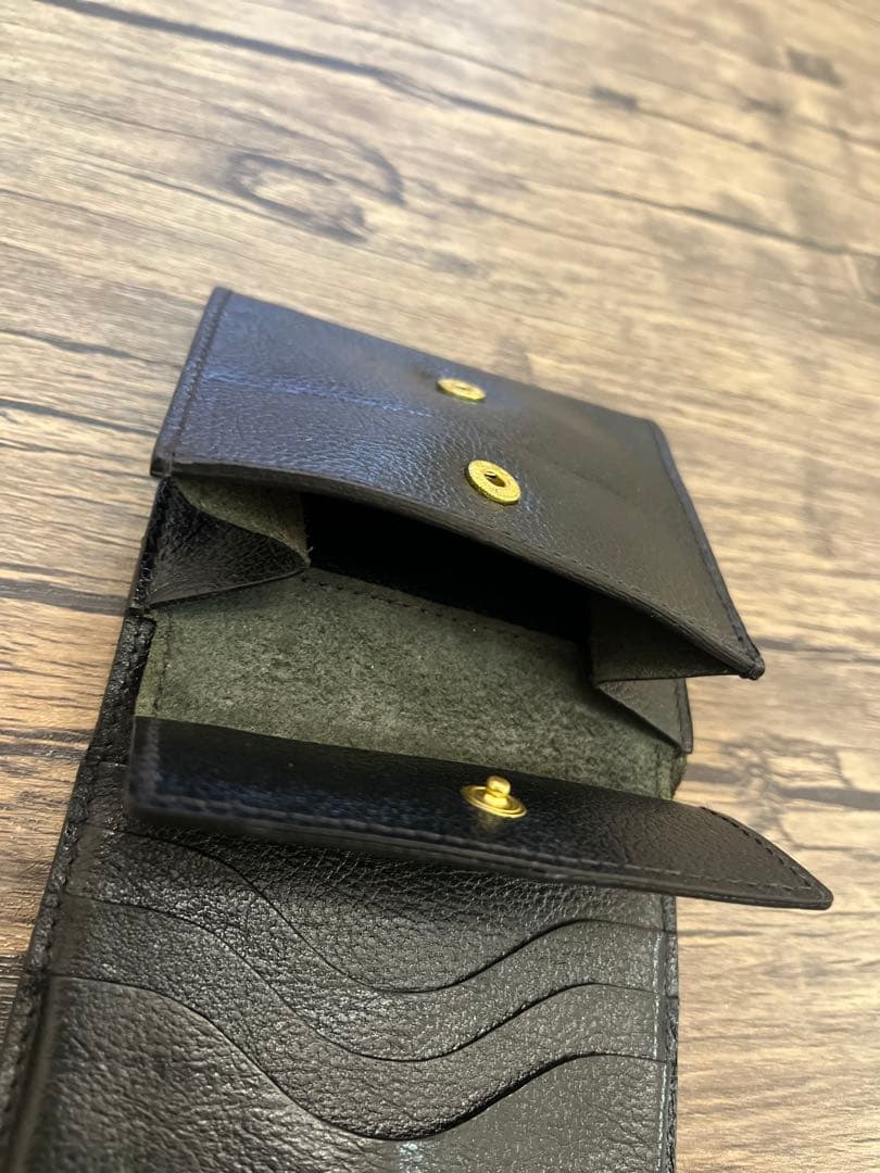 美品　イルビゾンテ　 IL BISONTE ブラックレザー 二つ折り財布