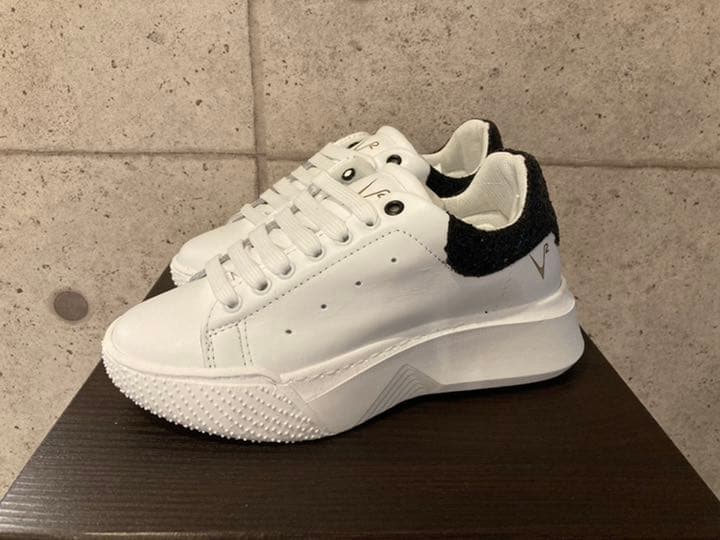 まあさん レア　V2brand スニーカー　23cm 新品