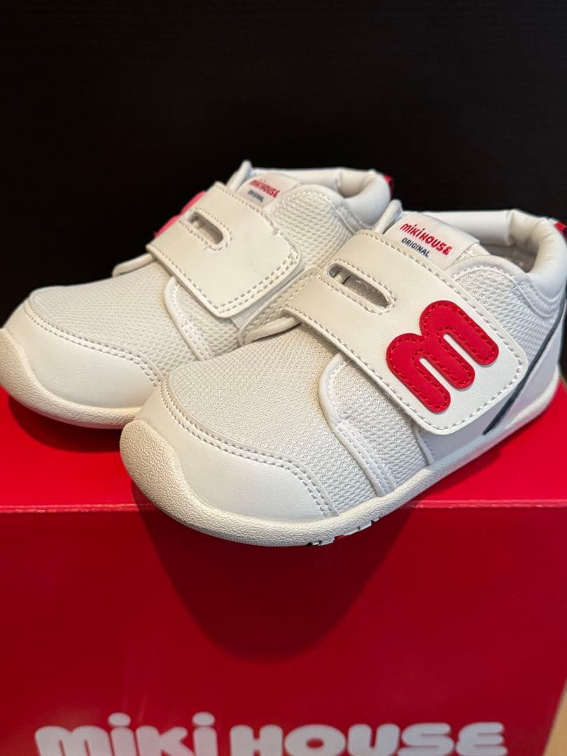 新品　ミキハウス　ロゴトレーナー　ロゴパンツ　スニーカー