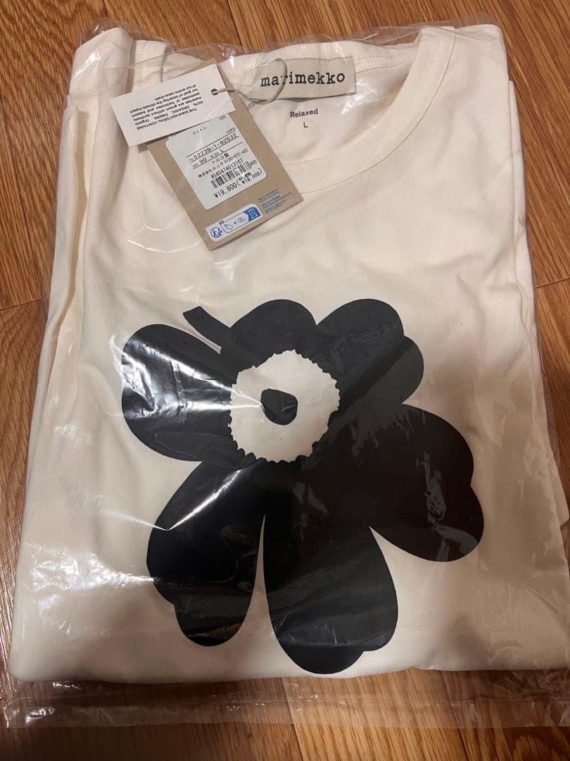 【新品】marimekko Tシャツ Erna Unikko placement