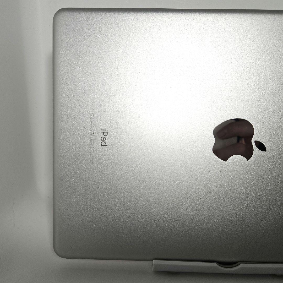 美品 動作品 iPad 第6世代 A1893 Wi-Fi シルバー 32GB