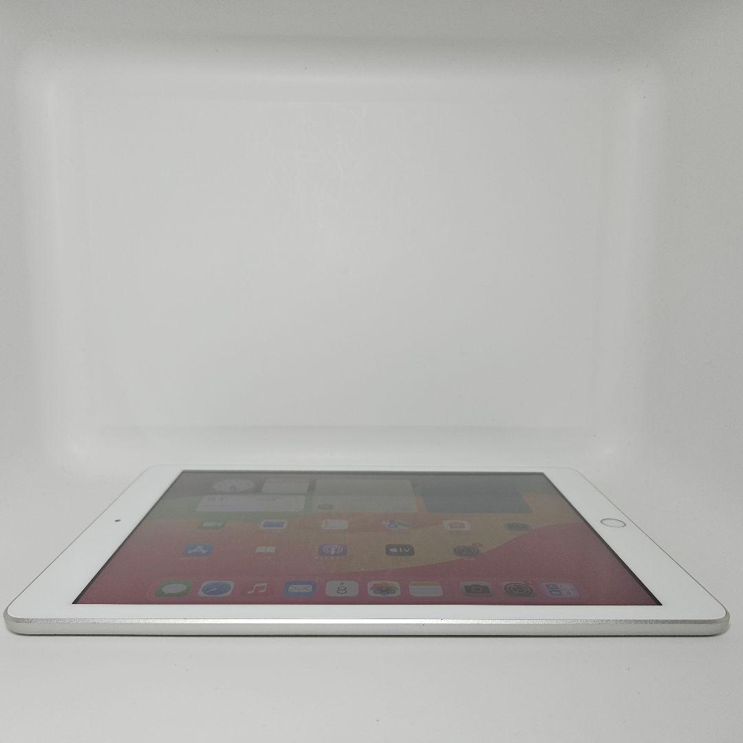 美品 動作品 iPad 第6世代 A1893 Wi-Fi シルバー 32GB