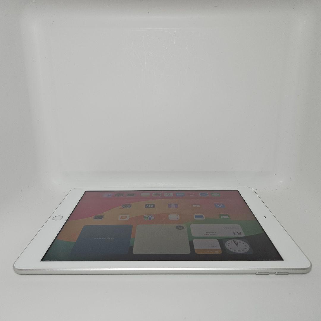 美品 動作品 iPad 第6世代 A1893 Wi-Fi シルバー 32GB