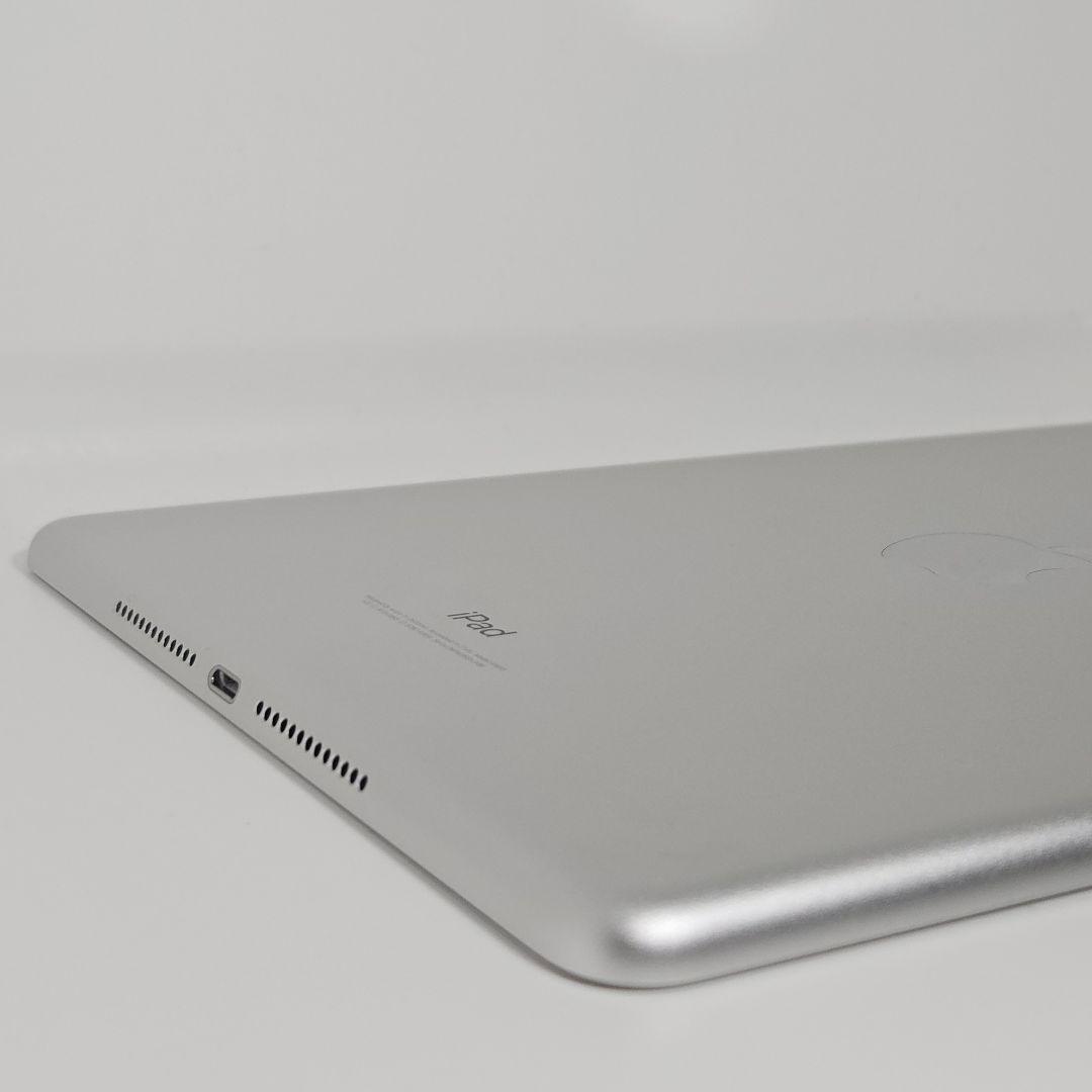 美品 動作品 iPad 第6世代 A1893 Wi-Fi シルバー 32GB