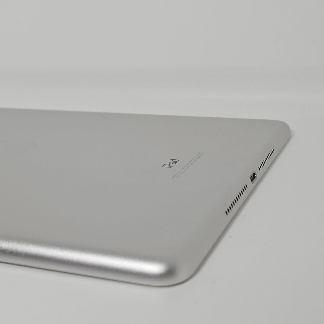 美品 動作品 iPad 第6世代 A1893 Wi-Fi シルバー 32GB