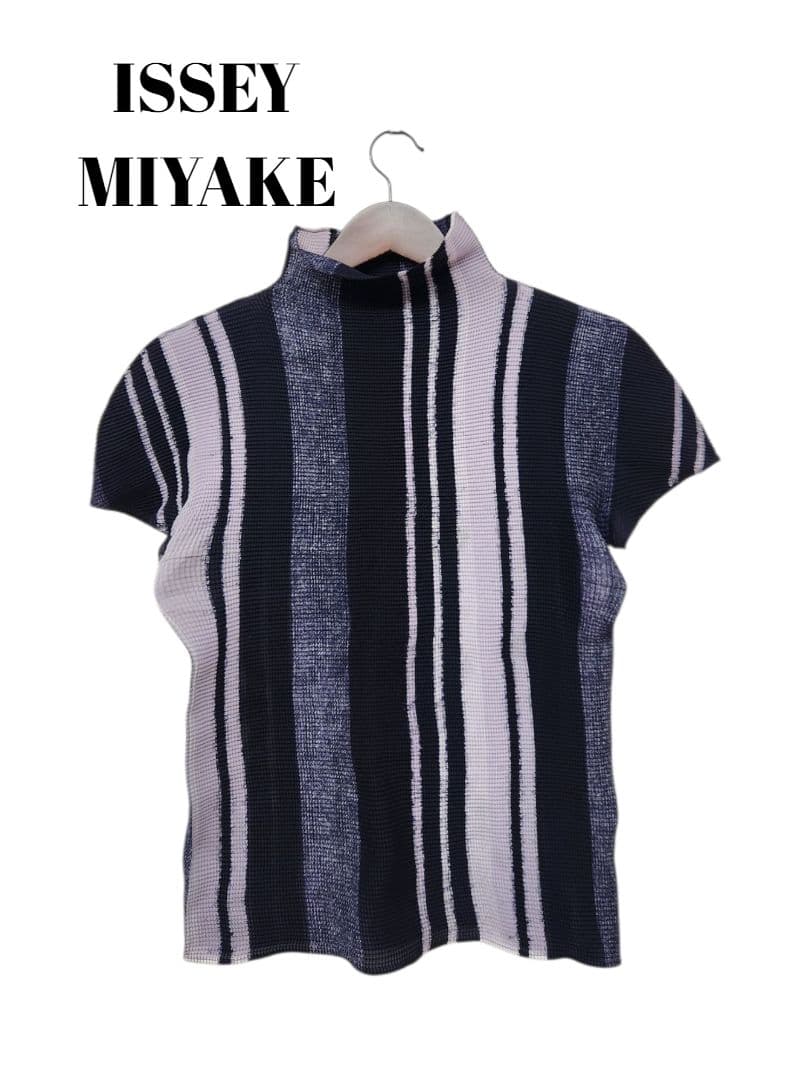 64258　me ISSEY MIYAKE　ストライプ　ハイネック　カットソー