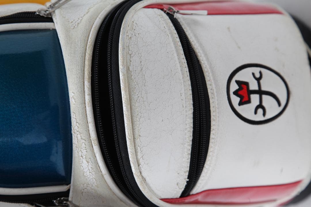 カステロ・バジャックの.ゴルフバックです。中古（3年半使用）9.0型