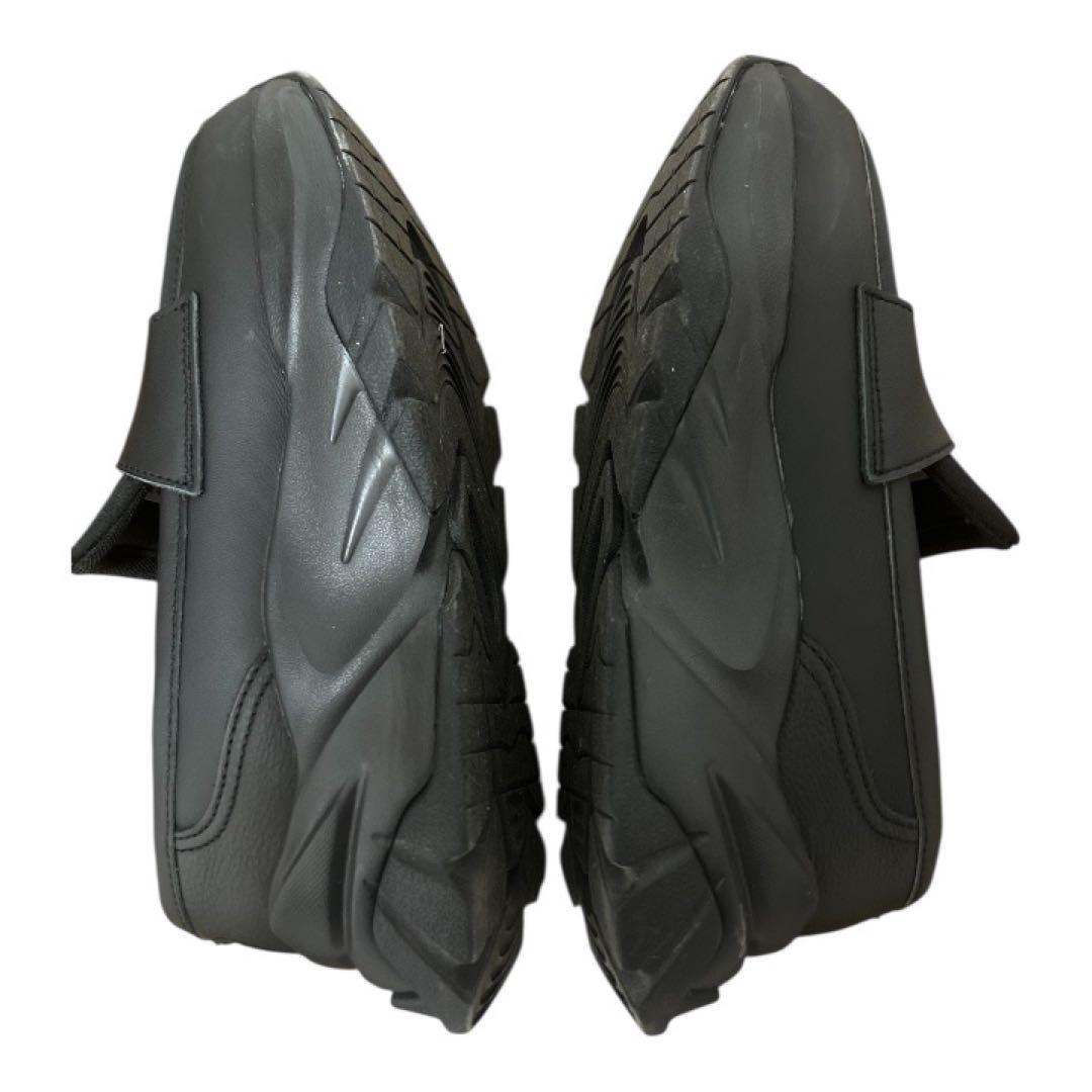 PUMA ブラック スリッポンスニーカー