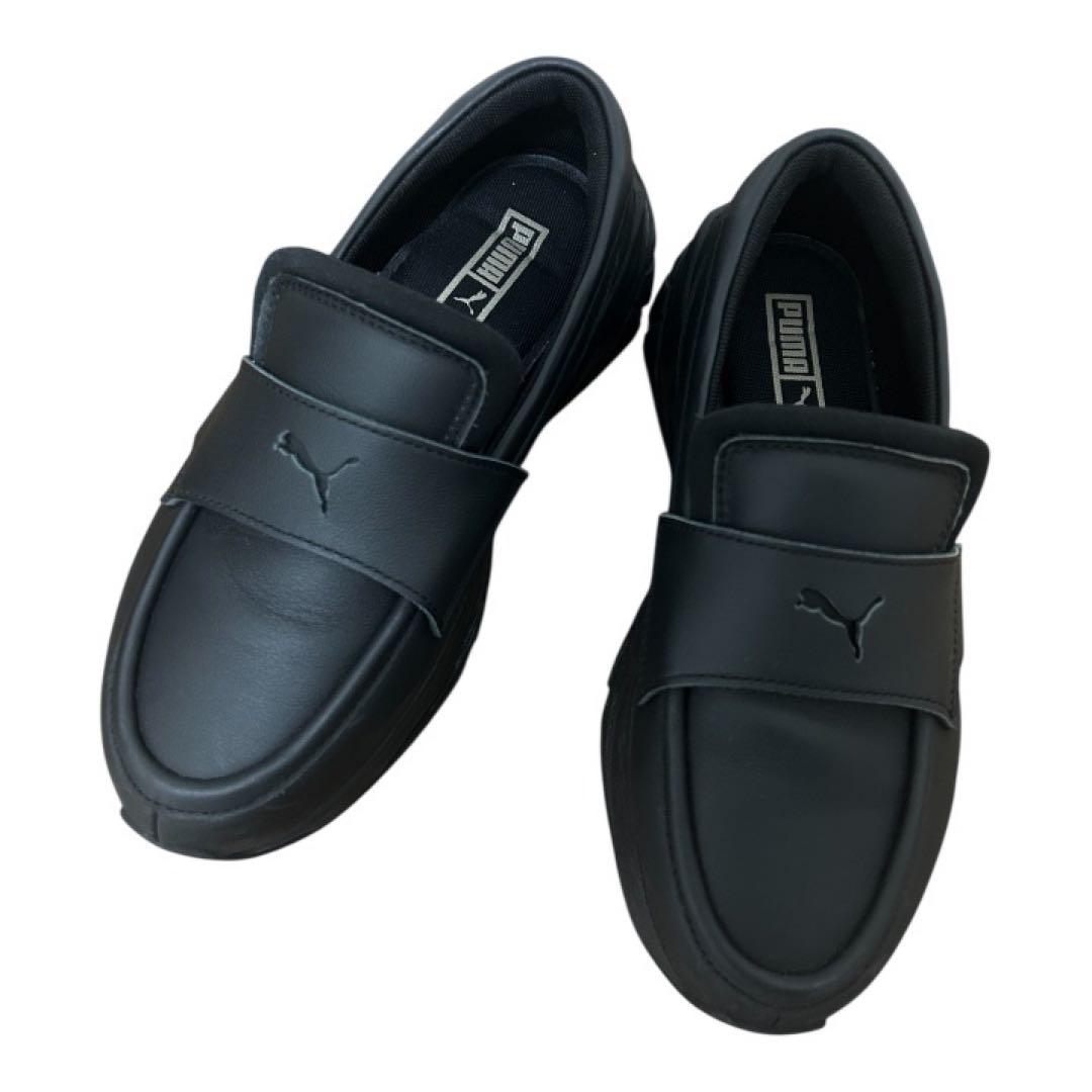 PUMA ブラック スリッポンスニーカー