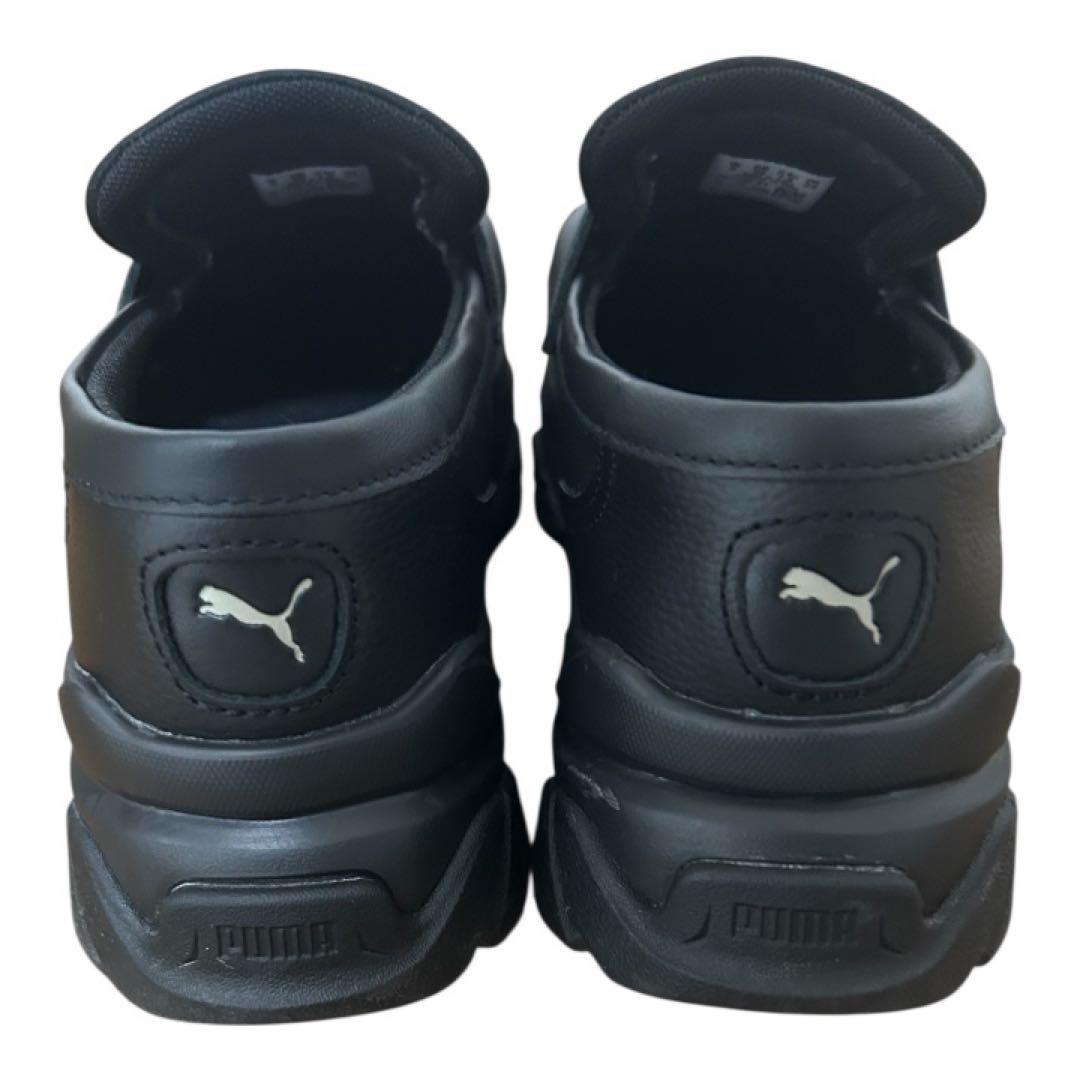 PUMA ブラック スリッポンスニーカー