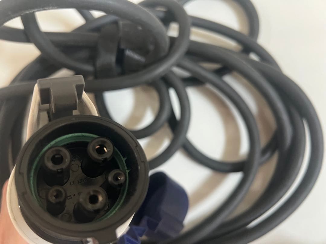 三菱純正200V充電ケーブル