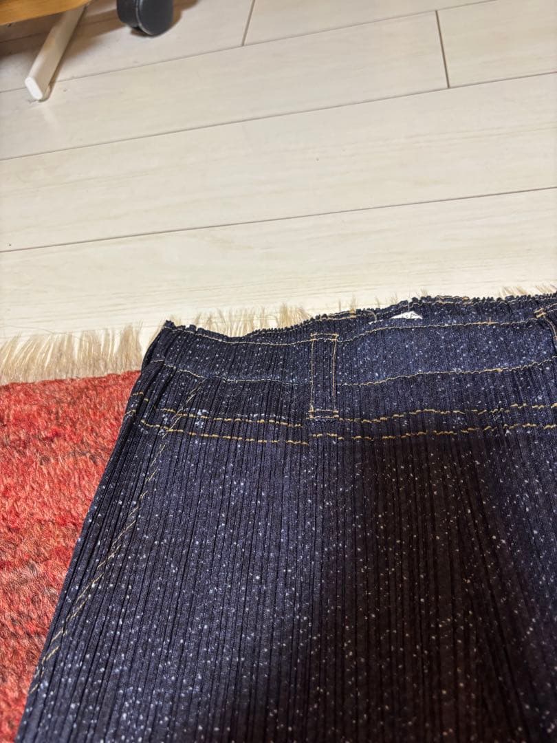 週末SALE‼️イッセイミヤケISSEY MIYAKE プリーツプリーズ 紺