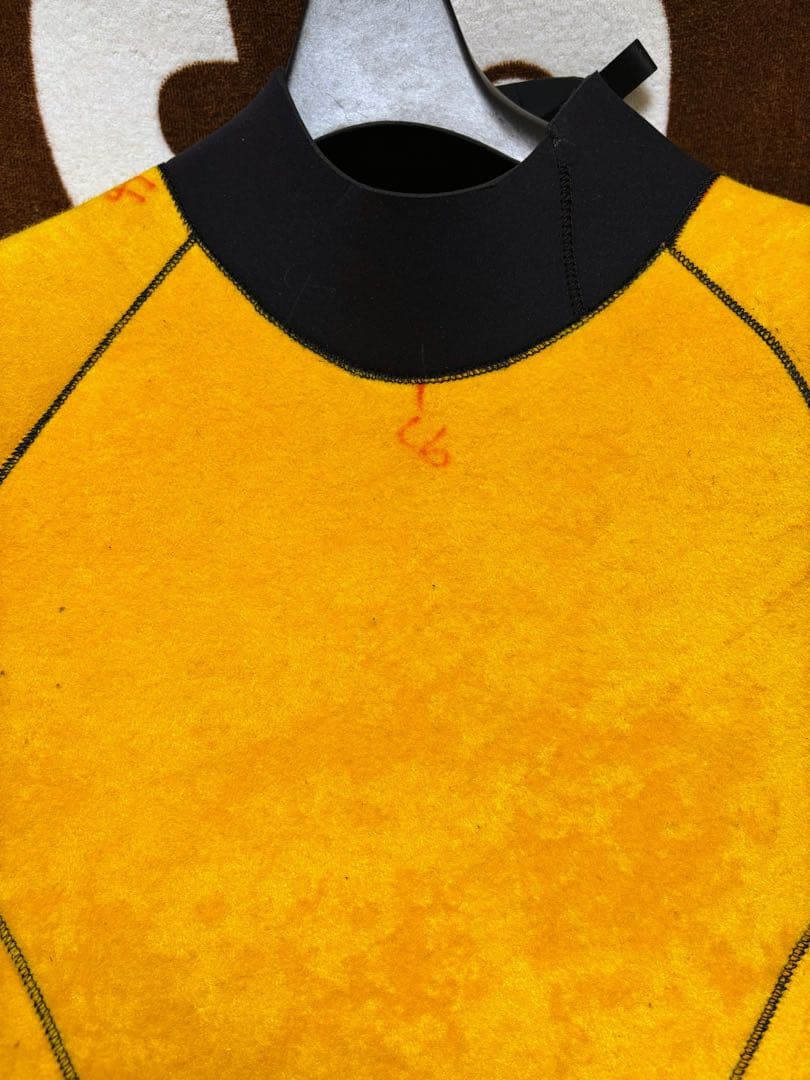 セミドライ　５×３㎜　未使用品　ウェットスーツ　ＬＢ