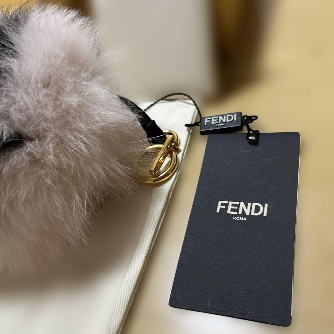 ぴ*ん様 FENDI ピンクファーチャーム