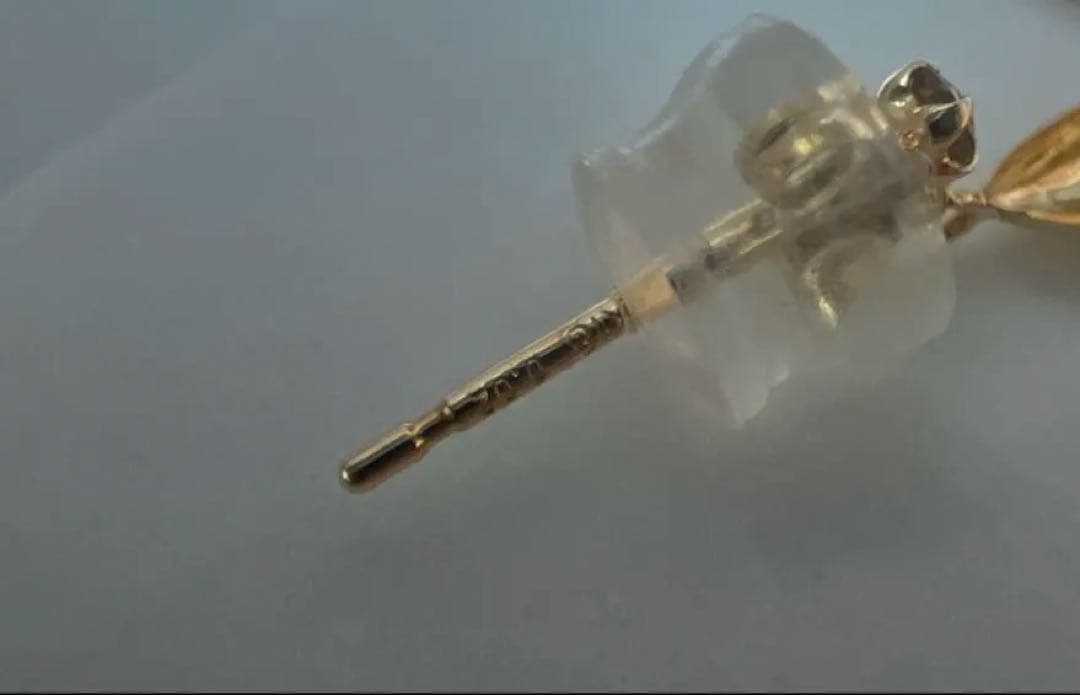 福*ん様 VERITE k18YG ダイヤモンドピアス