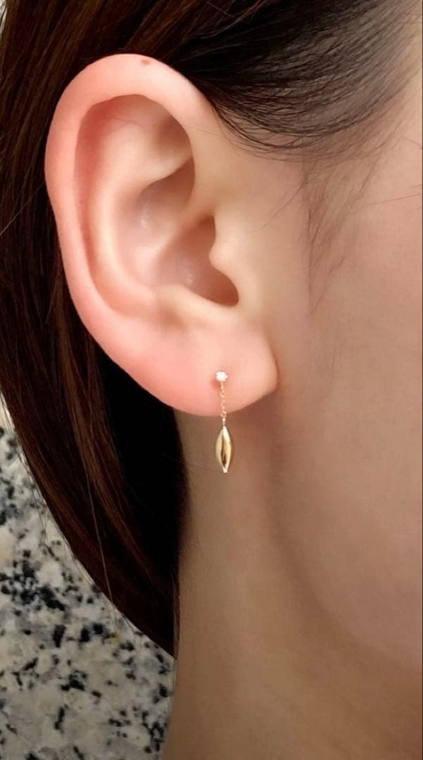 福*ん様 VERITE k18YG ダイヤモンドピアス