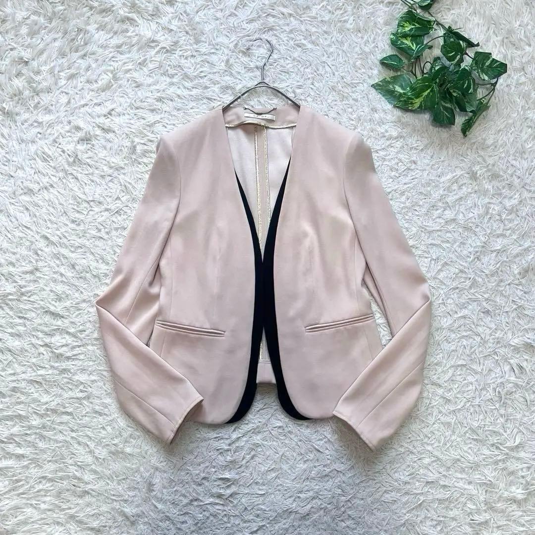 美品 大人気 ベイジCINDY シンディーダブルノーカラージャケット S