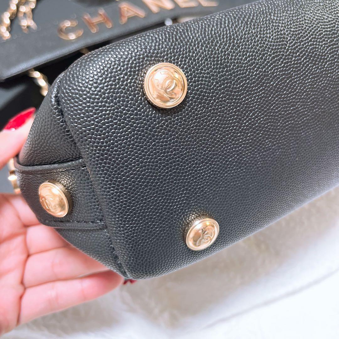 CHANEL MAKEUP キルティングチェーンショルダバック