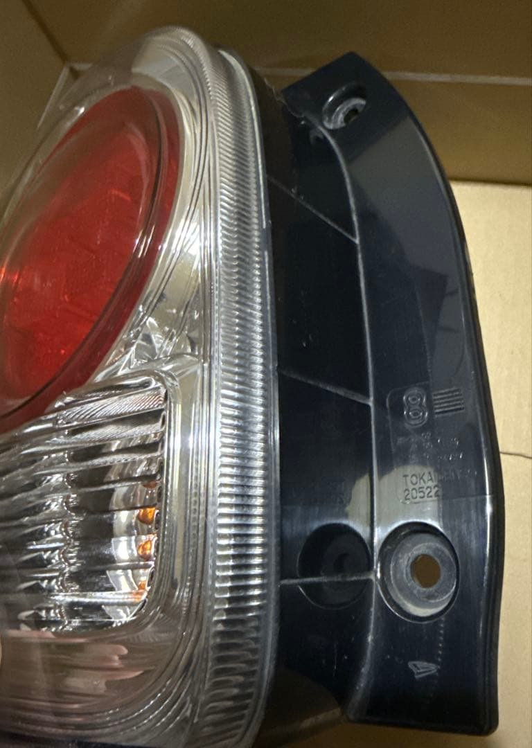 ムーブキャンバス左テールランプ クリア／レッド