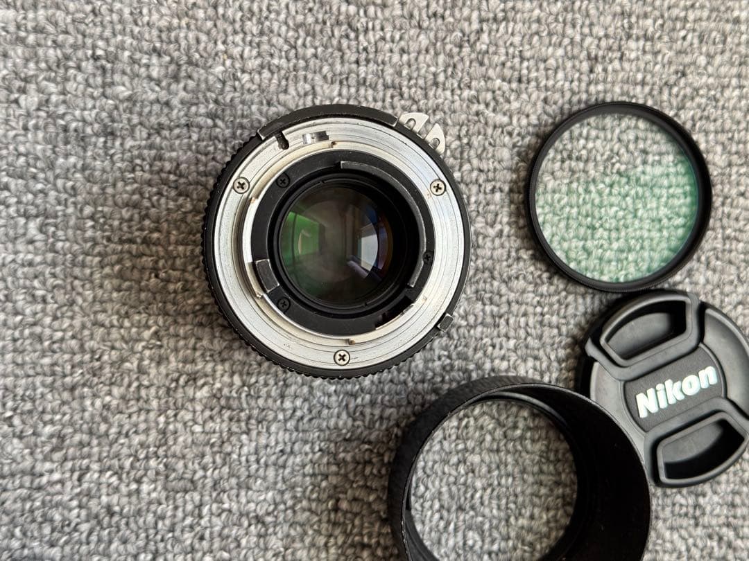 レンズ(単焦点) Nikkor 85mm f/2 Ai-s