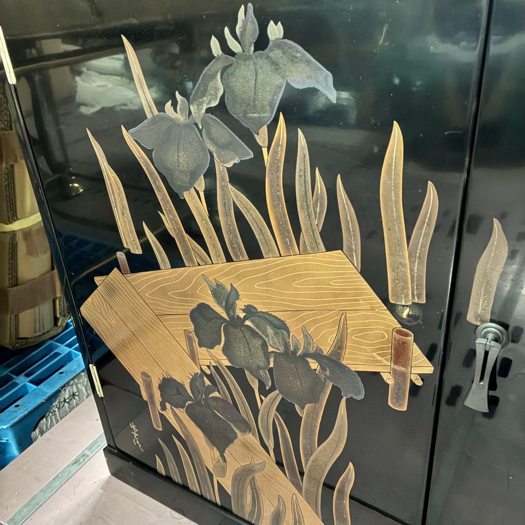 漆塗り 日本風情漂う上品な茶棚(飾り棚、収納棚、戸棚)