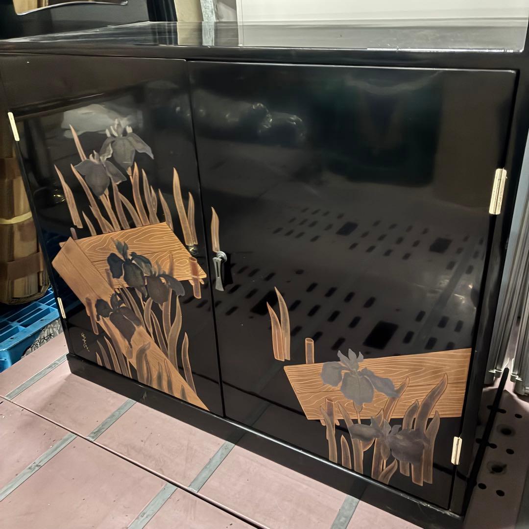 漆塗り 日本風情漂う上品な茶棚(飾り棚、収納棚、戸棚)