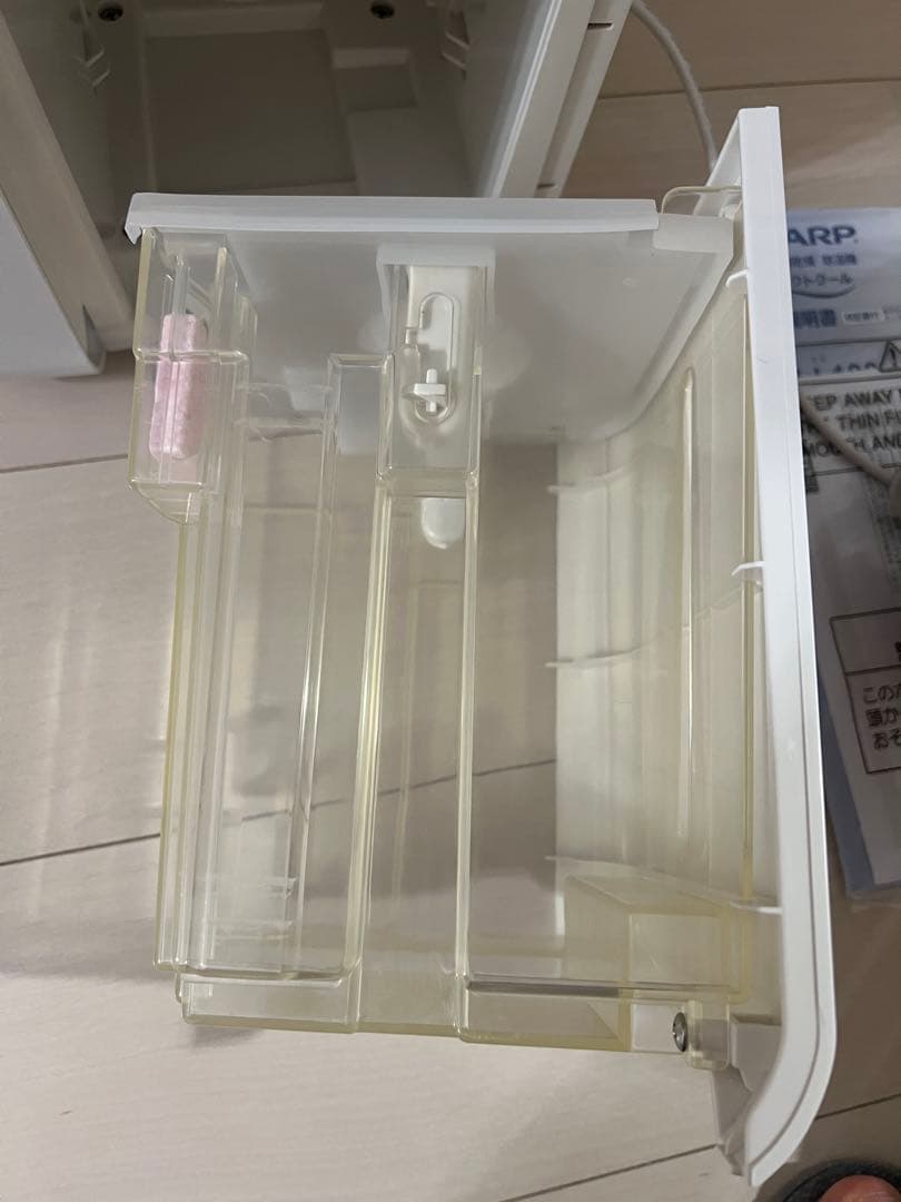 シャープ 衣類乾燥 除湿器 CM-J100-W (2020年製)