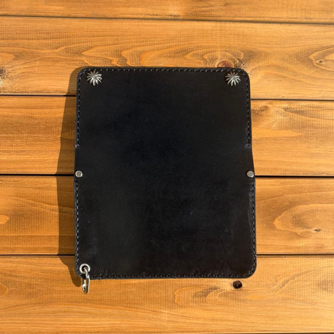 ミドルトラッカーウォレット　蝋引きレザー　アポロコンチョ