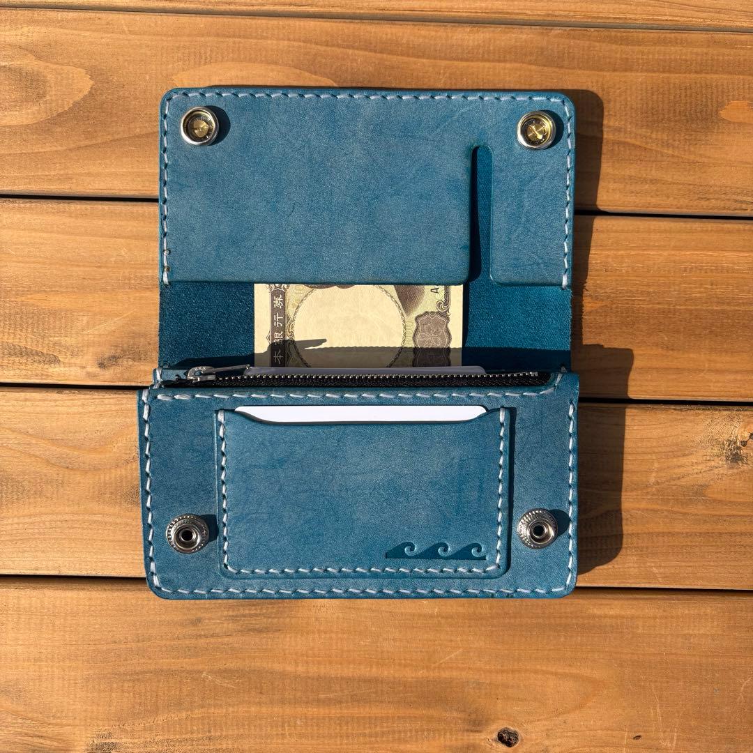 ミドルトラッカーウォレット　蝋引きレザー　アポロコンチョ