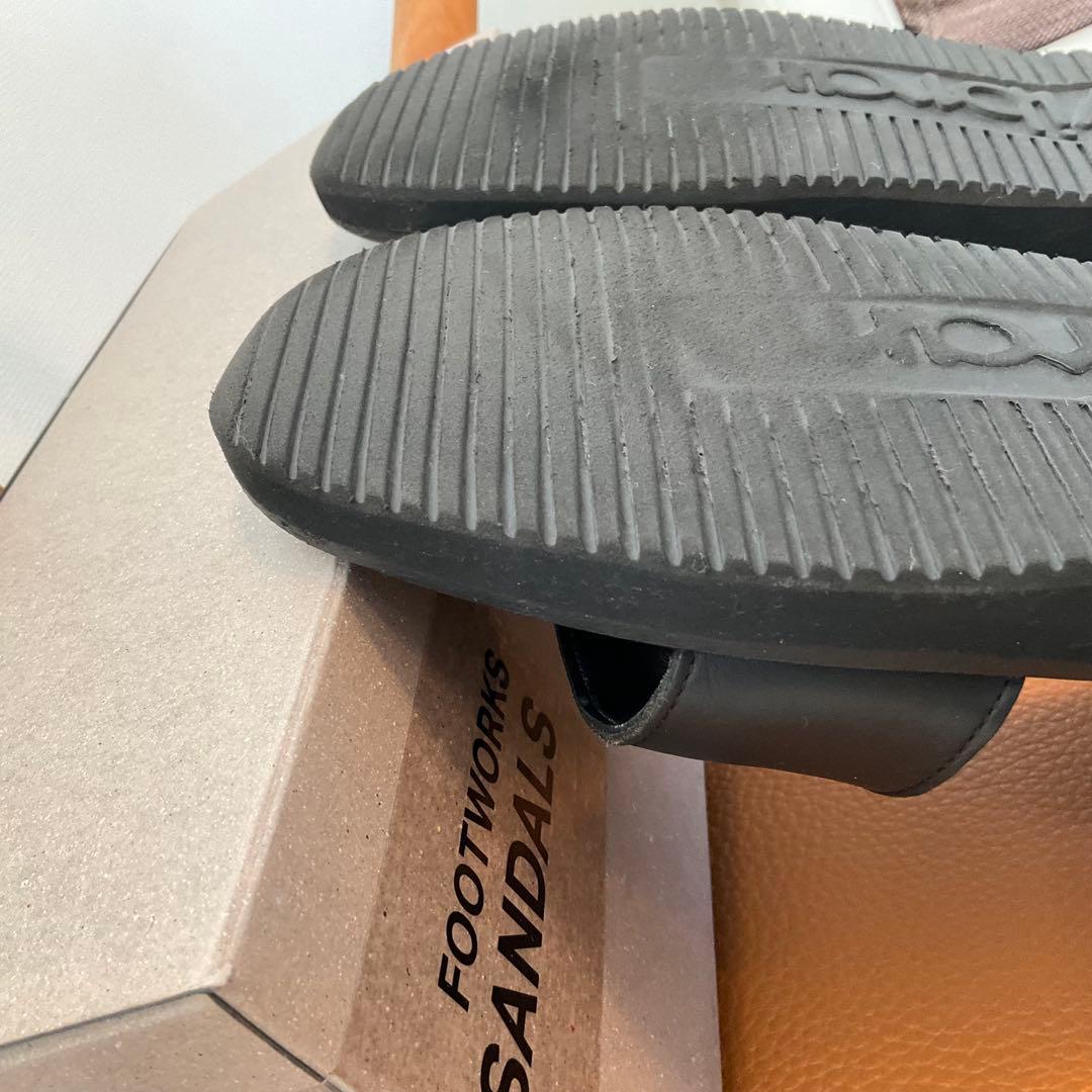 [sia4108] FOOTWORKS サンダル 25cm comoli