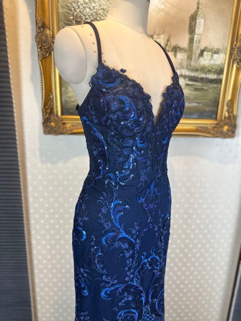 ネイビーブルー 刺繍入り マーメイドラインドレス