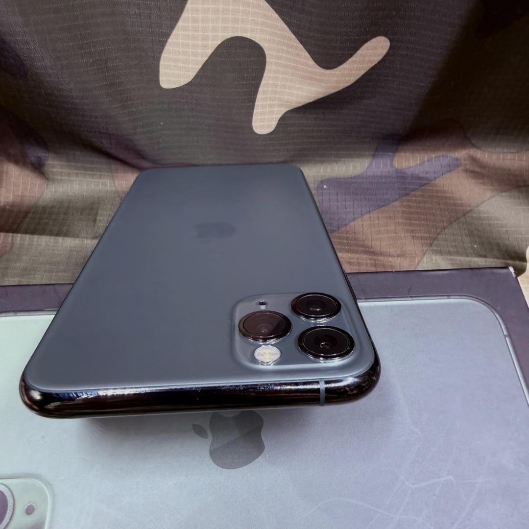 フリーSIM.アップル、iPhone 11 Pro Max/68GB.付属品多数