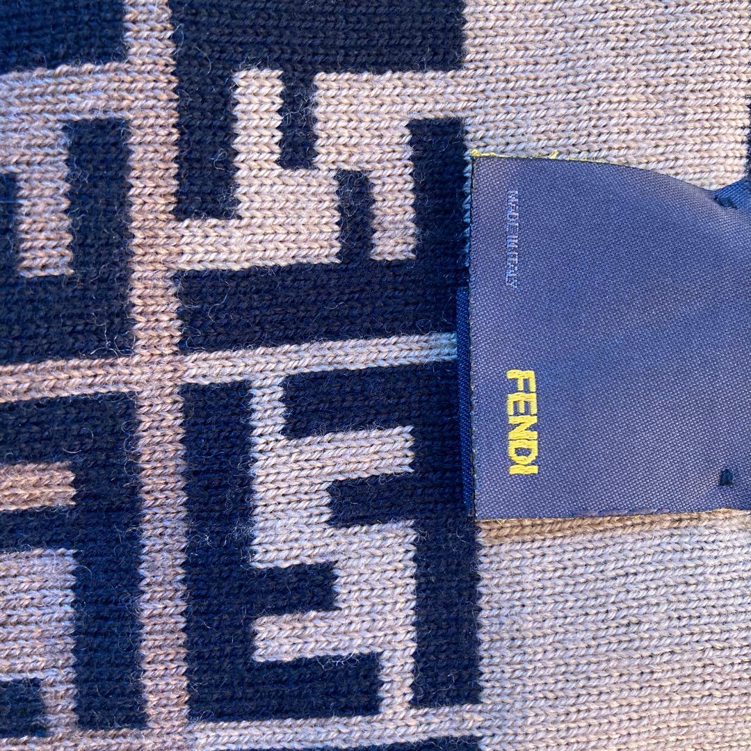 FENDI ロゴパターン マフラー 黒/ベージュ　美品